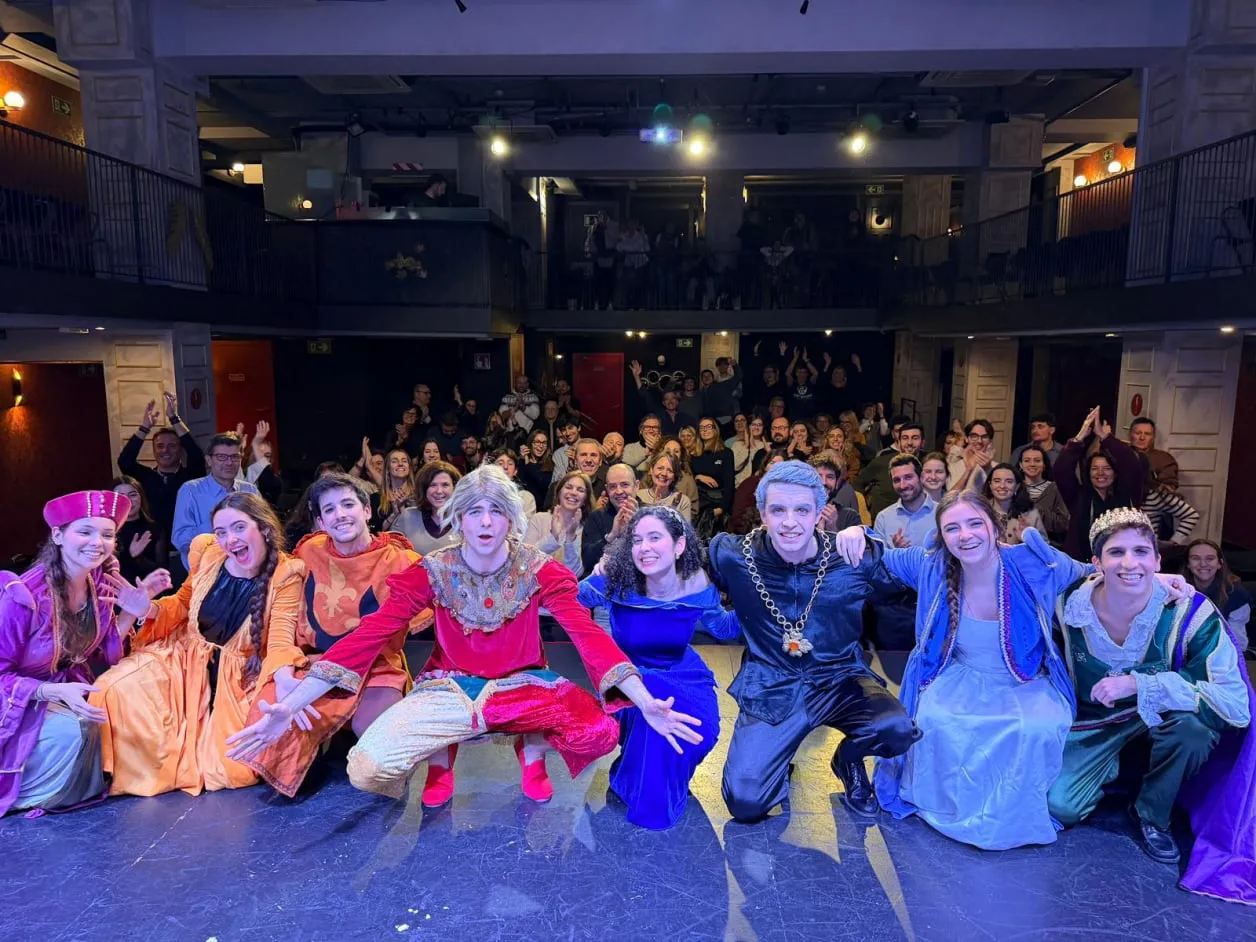 Elenc i públic al Teatre Muntaner